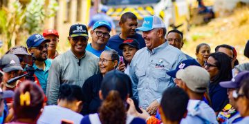 Supervisan trabajos de mantenimiento y rehabilitación de colectores de aguas servidas en Comuna Altos de Jalisco