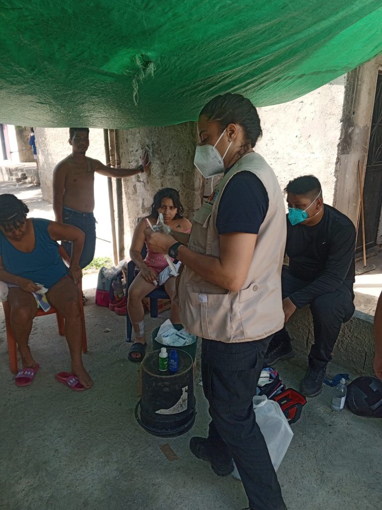 Héroes marabinos en La Guaira: Rescatan vidas y decenas de atenciones médicas 2 WhatsApp Image 2026 06 30 at 1.31.35 PM 1