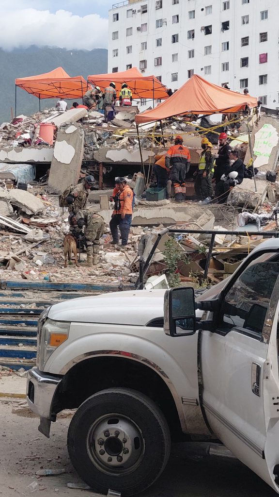 Héroes marabinos en La Guaira: Rescatan vidas y decenas de atenciones médicas 3 WhatsApp Image 2026 06 30 at 1.31.39 PM 1
