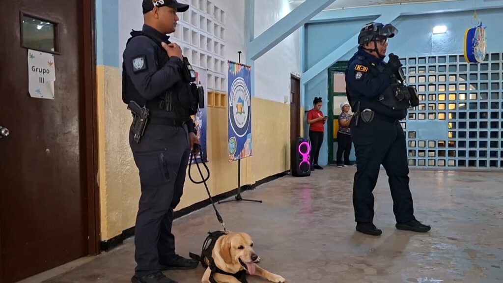 Polimaracaibo despliega taller antidrogas con el oficial canino Tyler durante las vacaciones 4 WhatsApp Image 2026 09 01 at 2.45.26 PM 1