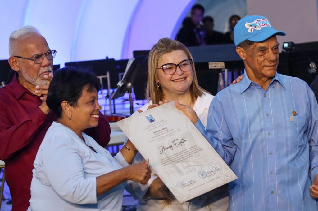 Maracaibo cerró semana aniversaria con concierto sinfónico y la entrega de las ordenes San Sebastián y 8 de Septiembre 10 WhatsApp Image 2026 09 13 at 9.58.37 PM 1