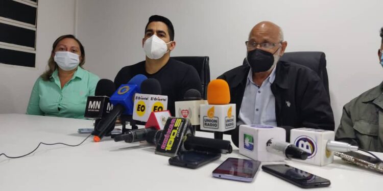 Gobierno de Monagas avanza en los proyectos para la venta de gas en la entidad 1 Gobernador Cosme Arzolay junto a la directiva de Gasmaca.