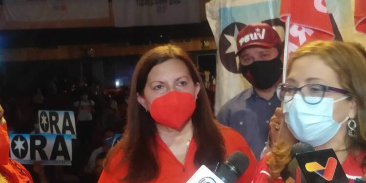 Juramentado en Caracas Comando de Campaña de los Comunicadores Alternativos y Movimientos Sociales 1 Juramentación del Comando de Campaña Aristóbulo Istúriz sector Comunicación.