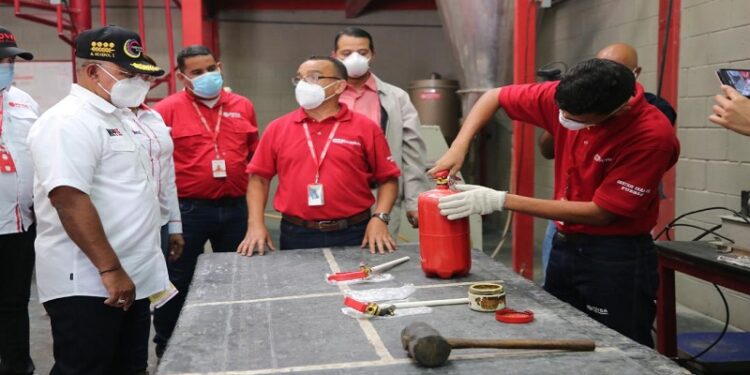 Gas Comunal recupera extintores para protección