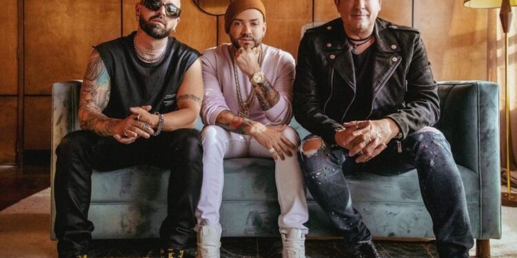 Nacho se une a Carlos Vives y Mike Bahía en una «canción necesaria» 1 MIKE BAHIA NACHO Y CARLOS VIVES 2 1024x764 1