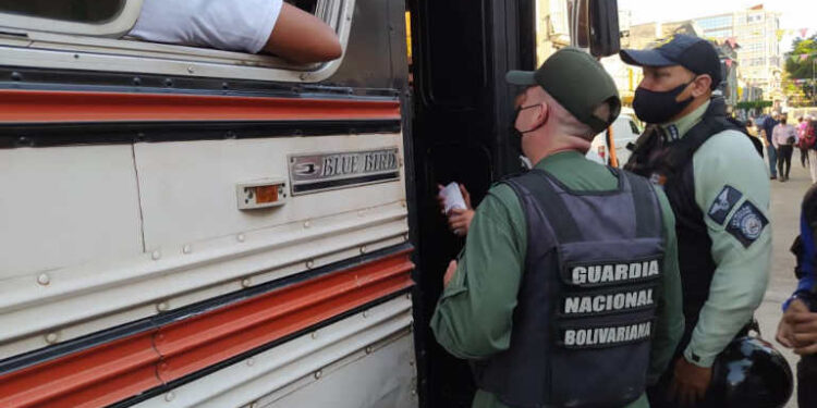 En Los Teques rechazan aumento del pasaje impuesto por choferes 1 PASAJE URBANO