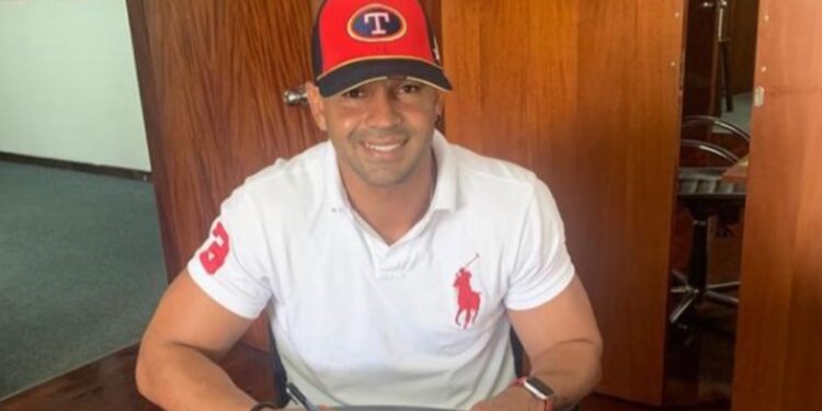 Jesús Guzmán firmó con los Tiburones de La Guaira 1 image 98