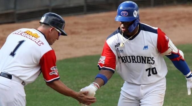 Magallanes cae ante Tiburones 8-1