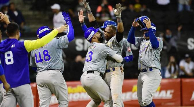 16372898671682572139