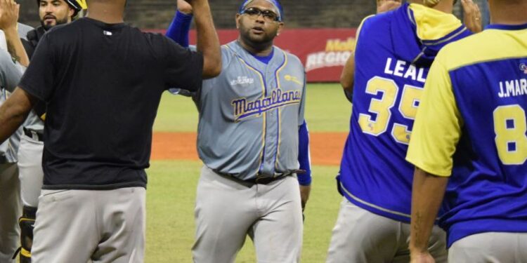 Magallanes 16 Leones 3 en el universitario 1 261764336 10159766063818926 2765879176655922951 n