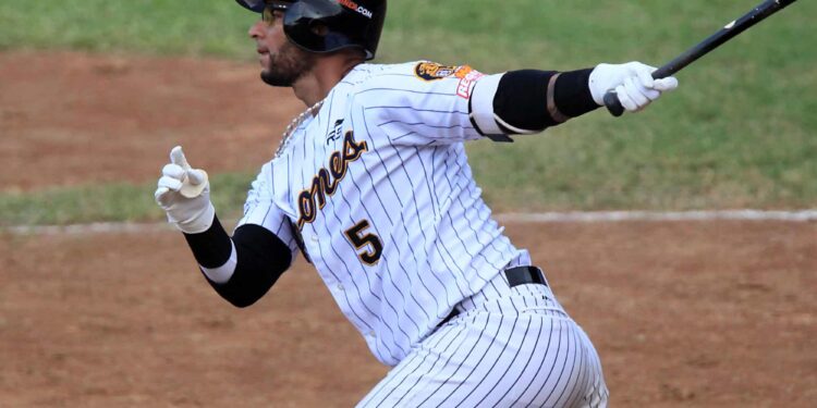 Leones rompen su mala racha al vencer a las Águilas 15-6 1 Cedeno Ronny 0050 AVS
