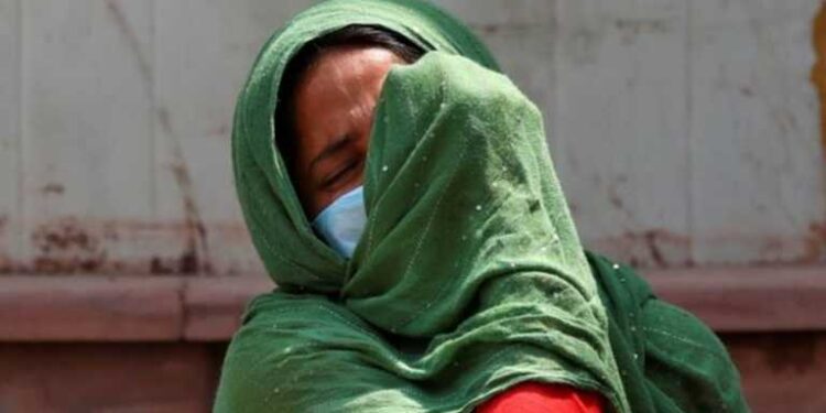 India: 400 hombres abusaron sexualmente a una joven 1 La víctima declaró haber sido violada cientos de veces por cientos de personas.