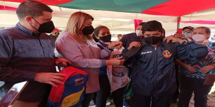 Jornada del Plan Amor en Acción beneficia a mil 500 familias