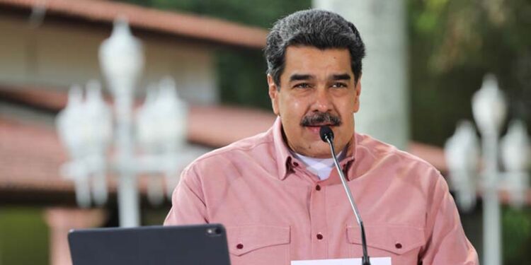 Maduro alerta sobre conspiración de EEUU
