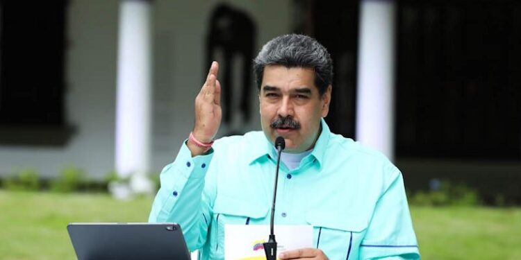 Maduro exhortó a la población a no bajar la guardia durante flexibilización 1 Maduro exhortó a la población a no bajar la guardia durante flexibilización