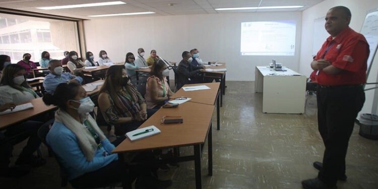 Trabajadores del SEN reciben inducción para el trato a personas especiales 1 Trabajadores del SEN reciben inducción para el trato a personas especiales