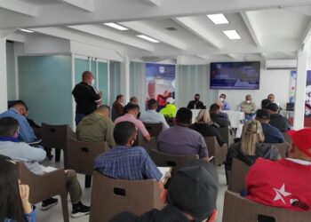 Transportistas de carga pesada evalúan estrategias para favorecer al sector