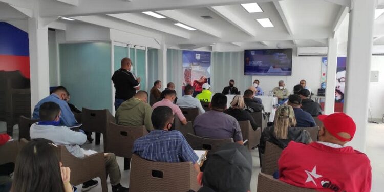 Transportistas de carga pesada evalúan estrategias para favorecer al sector 1 Transportistas de carga pesada evalúan estrategias para favorecer al sector