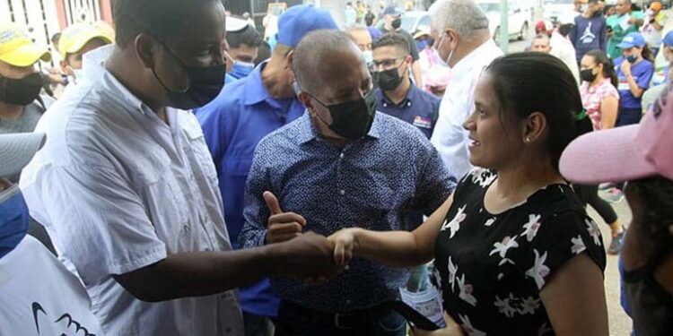 Candidatos de oposición continúan en las calles 1 Candidatos de oposición continúan en las calles