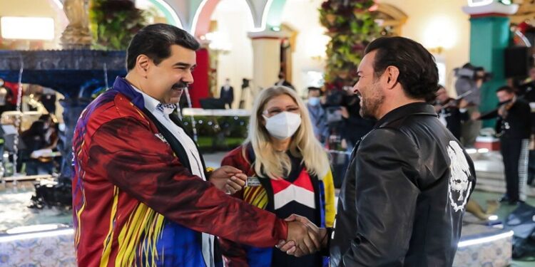 Pablo Montero canta en el cumpleaños 59 del presidente Nicolás Maduro 1 PRESIDENTE 1