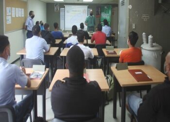 Trabajadores de Corpoelec inician capacitación en Redes de Distribución