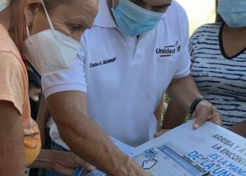 Candidatos de oposición buscan unir fuerzas