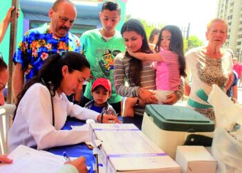 Vacunacion de ninos en Venezuela.