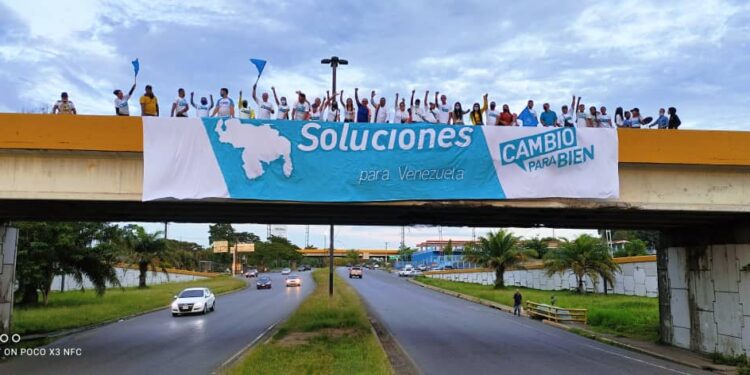 Con enorme pancarta Soluciones para Venezuela le habló a Maturín 1 WhatsApp Image 2021 11 07 at 1.04.16 PM