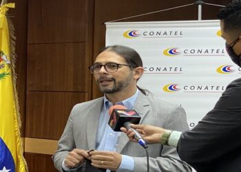 Realizan convenio para garantizar conexión a Internet en planteles educativos