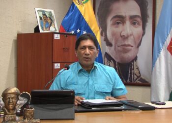 Argenis Chávez. declinó a su candidatura a la reelección.
