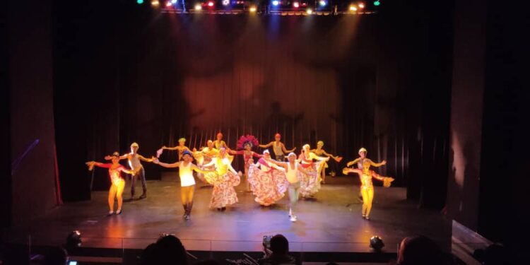 Laberinto Escénico celebró su tercer Aniversario con un grandioso espectáculo 1 El Teatro Bolívar de Caracas fue el epicentro de este magno evento.