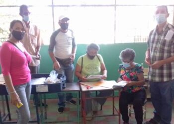 anzoategui cumplio el 100 de instalacion de mesas al mediodia de este viernes 89103