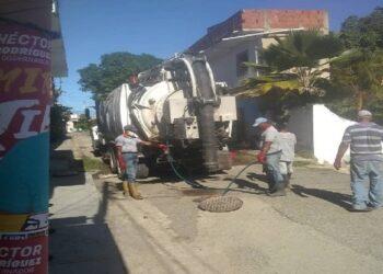 Hidrocapital realiza limpieza en red de aguas