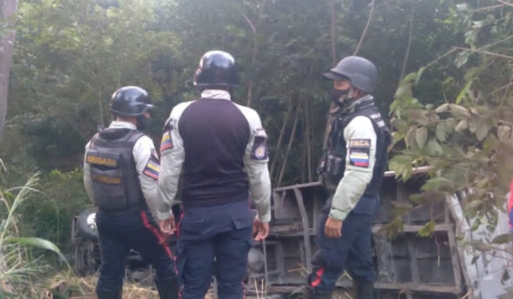 photostudio 1637241521843 1024x597 1