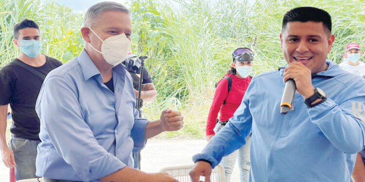 Rangel Ávalos fortalecerá emprendimiento de mujeres en Miranda