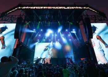 Decenas de heridos y 8 muertos en concierto del rapero Travis Scott.