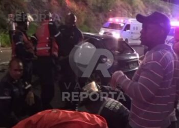 Tres heridos fue el saldo del accidente ocurrido la noche del viernes en la autopista Caracas-La Guaira. Foto: Vargas reporta.