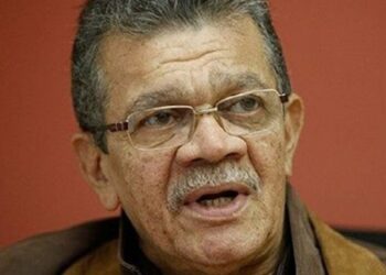 Se desempeñó como periodista, político y diputado.