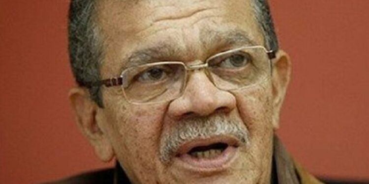 Falleció el político y periodista Earle Herrera 1 Se desempeñó como periodista, político y diputado.