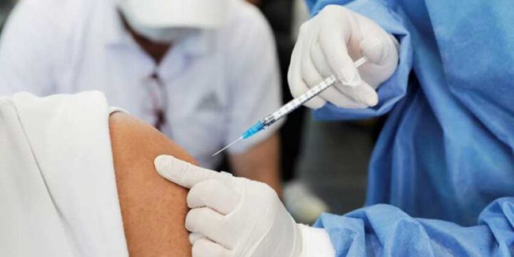 Vacunación de refuerzo contra el covid-19 iniciará el 3 de enero 1 1636403016 030657 1636403258 noticia normal recorte1