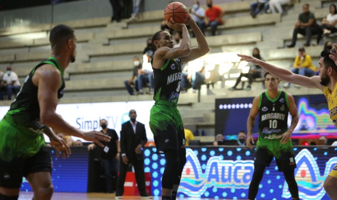 "62 a 55" a punta de defensa por parte Guaiqueries a Heroes 3 163944496379396053