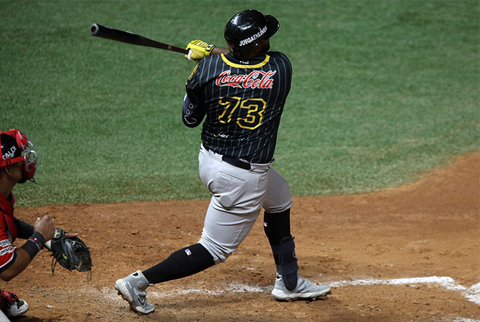 ¡Zapatero! 7-0 da Leones a Tiburones 3 16623