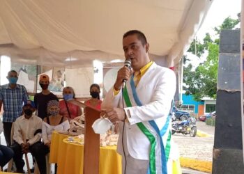 Juramentación del alcalde del municipio Aguasay, Eduardo Maurera.