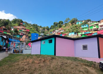 Ministro Alfonzo Paredes destaca avances del gobierno