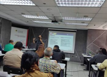 Diputados de la AN, voceros y voceras de los MAC se dieron cita en Conatel.