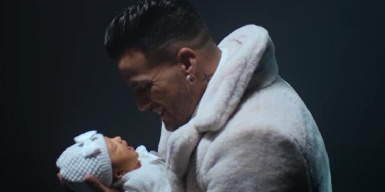 "Cuando Escuches Esto" de Gustavo Elis para su Hija 1 Captura de pantalla 2021 12 17 134931