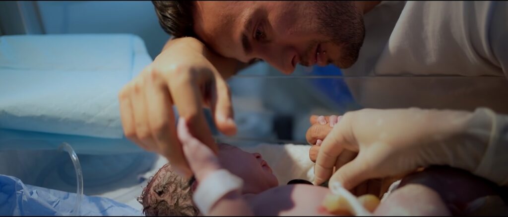 "Cuando Escuches Esto" de Gustavo Elis para su Hija 4 Captura de pantalla 2021 12 17 135412