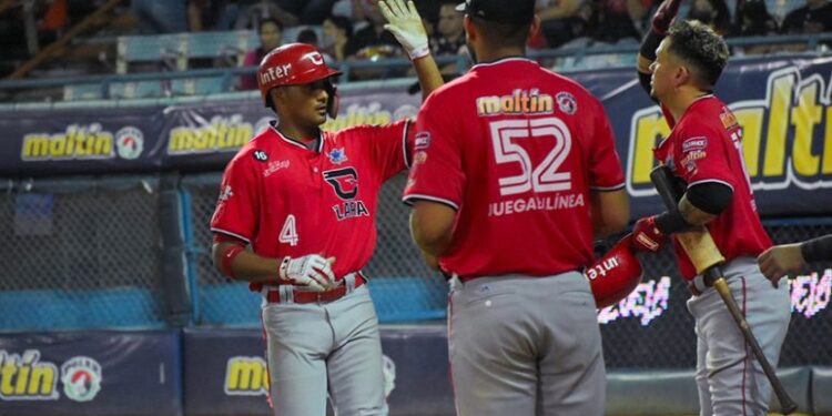 Paliza a domicilio da Cardenales a Águilas 11-4 1 FOTO WEB 1 773x408 1