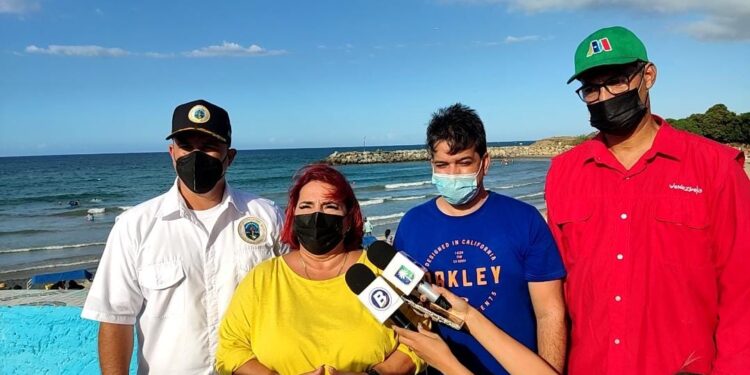 Afinan detalles para que FITVEN reciba a visitantes de 16 países 1 Leticia Gomez, viceministra de Turismo internacional junto a autoridades de La Guaira.