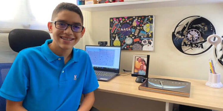 Joven que descubrió asteroide lee sobre el espacio desde los 4 años 1 MIGUEL ROJAS DESCUBRIDOR DE ASTEROIDES CERTIFICADO POR LA NASA